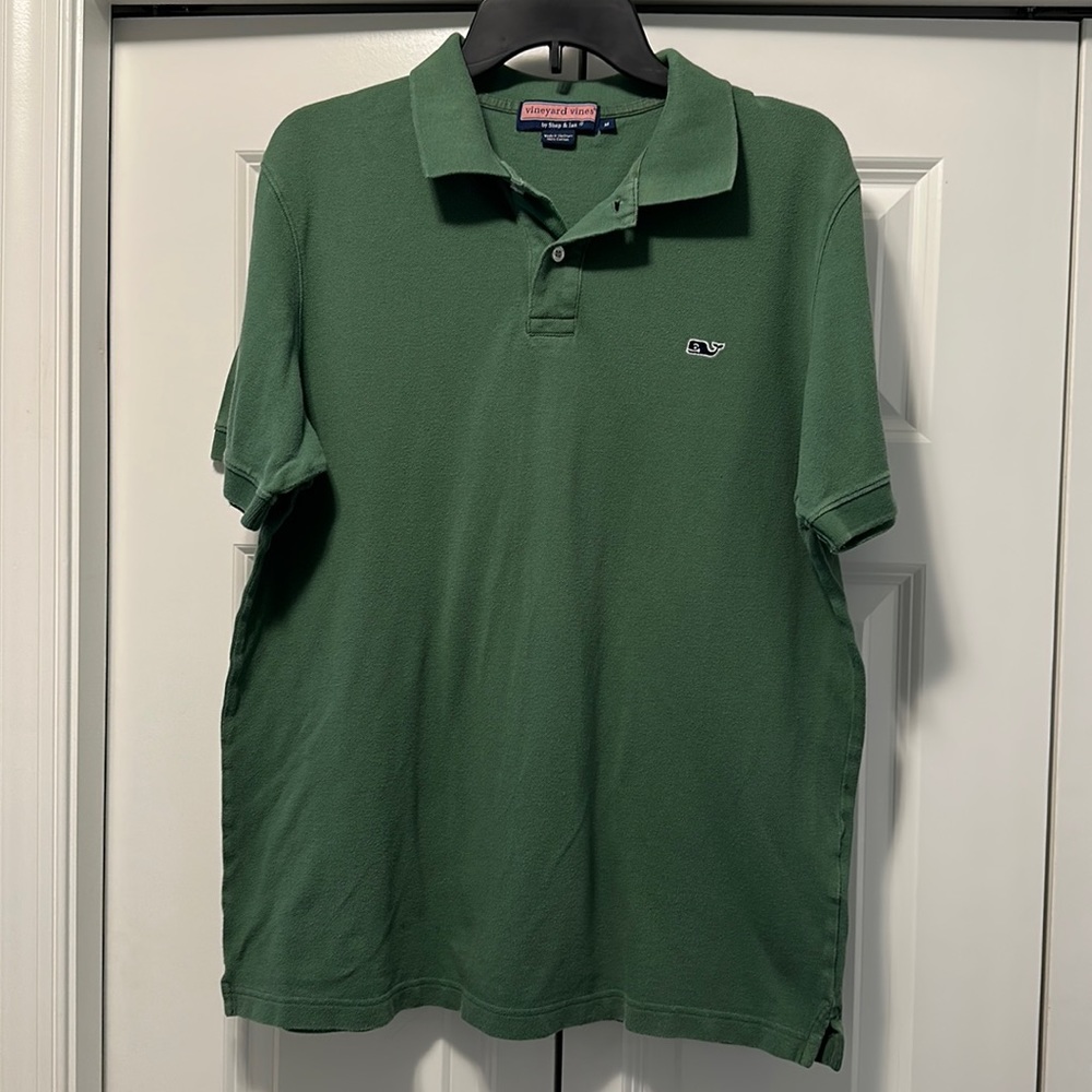 Vineyard vines polo shirt. EUC